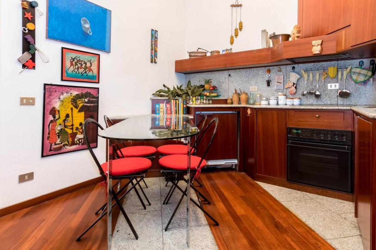 Joivy Charming Apt With Terrace In The Very Heart Of Milán Exterior foto