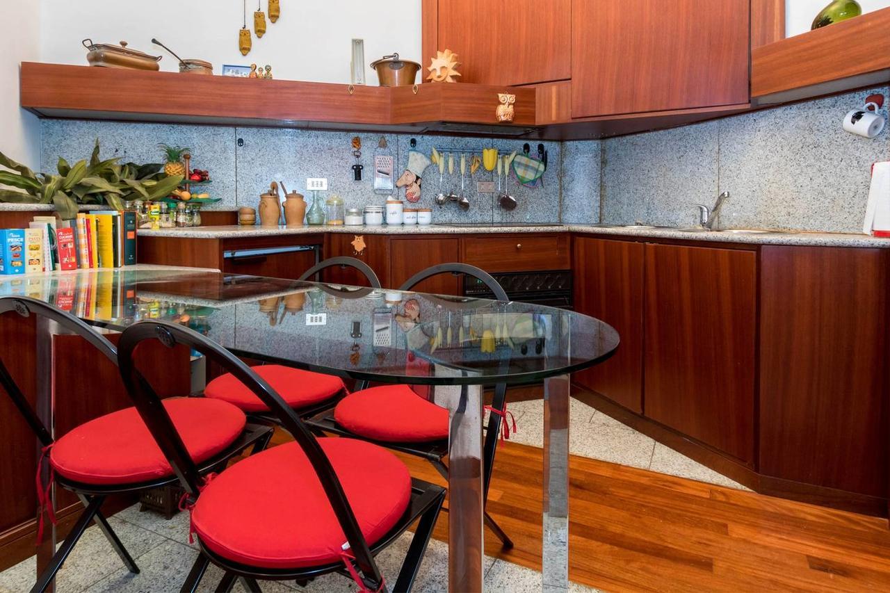 Joivy Charming Apt With Terrace In The Very Heart Of Milán Exterior foto