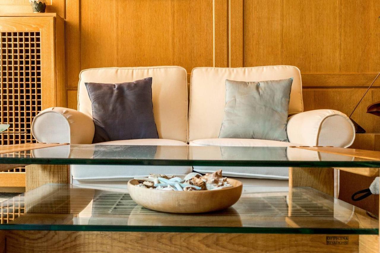 Joivy Charming Apt With Terrace In The Very Heart Of Milán Exterior foto